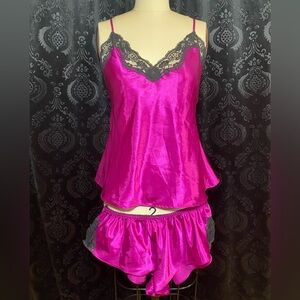 Frederick's of Hollywood Fuchsia and Black Lace Chemise Set